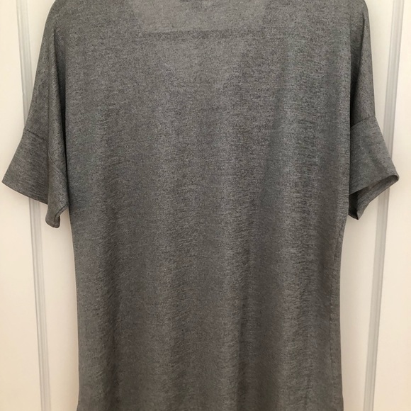 Halston V-Neck Short-Sleeved Silvery Top. Size S - Picture 3 of 4